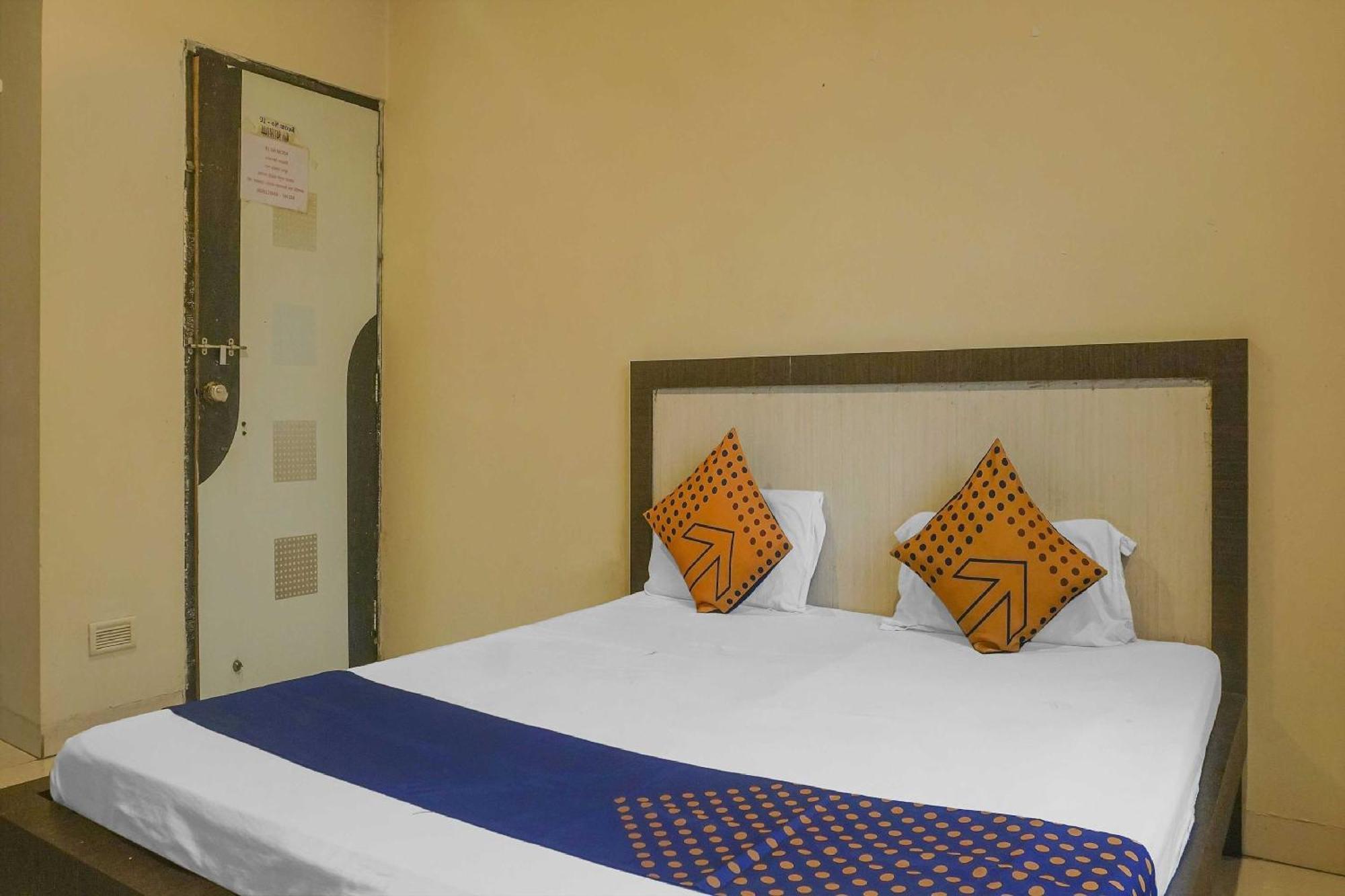Kharakvasla Hotel O Peacock Lodging מראה חיצוני תמונה