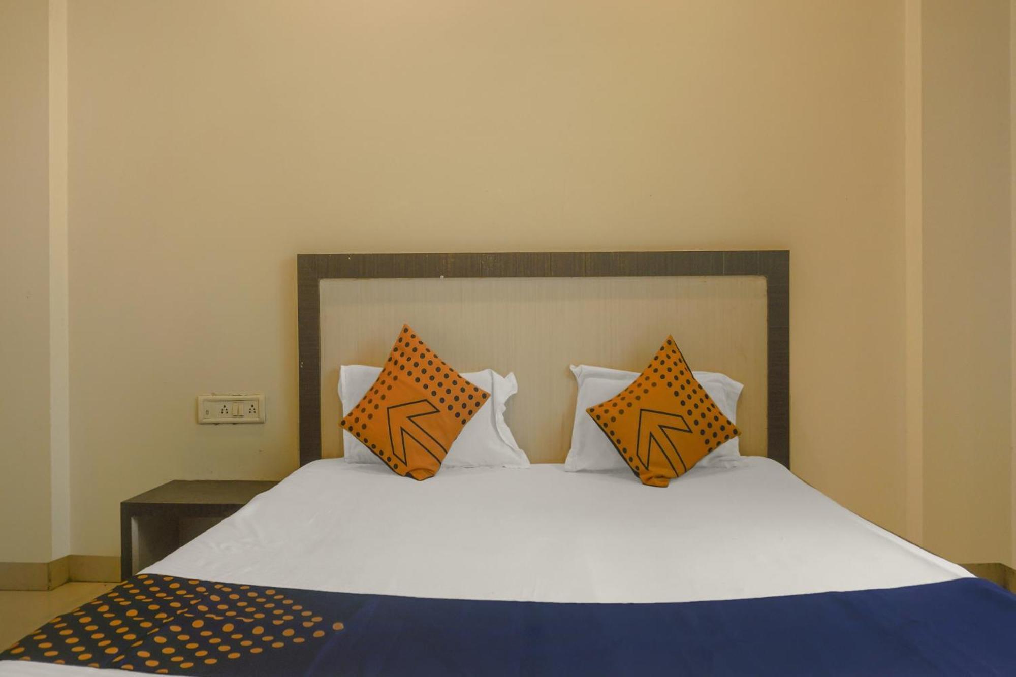 Kharakvasla Hotel O Peacock Lodging מראה חיצוני תמונה