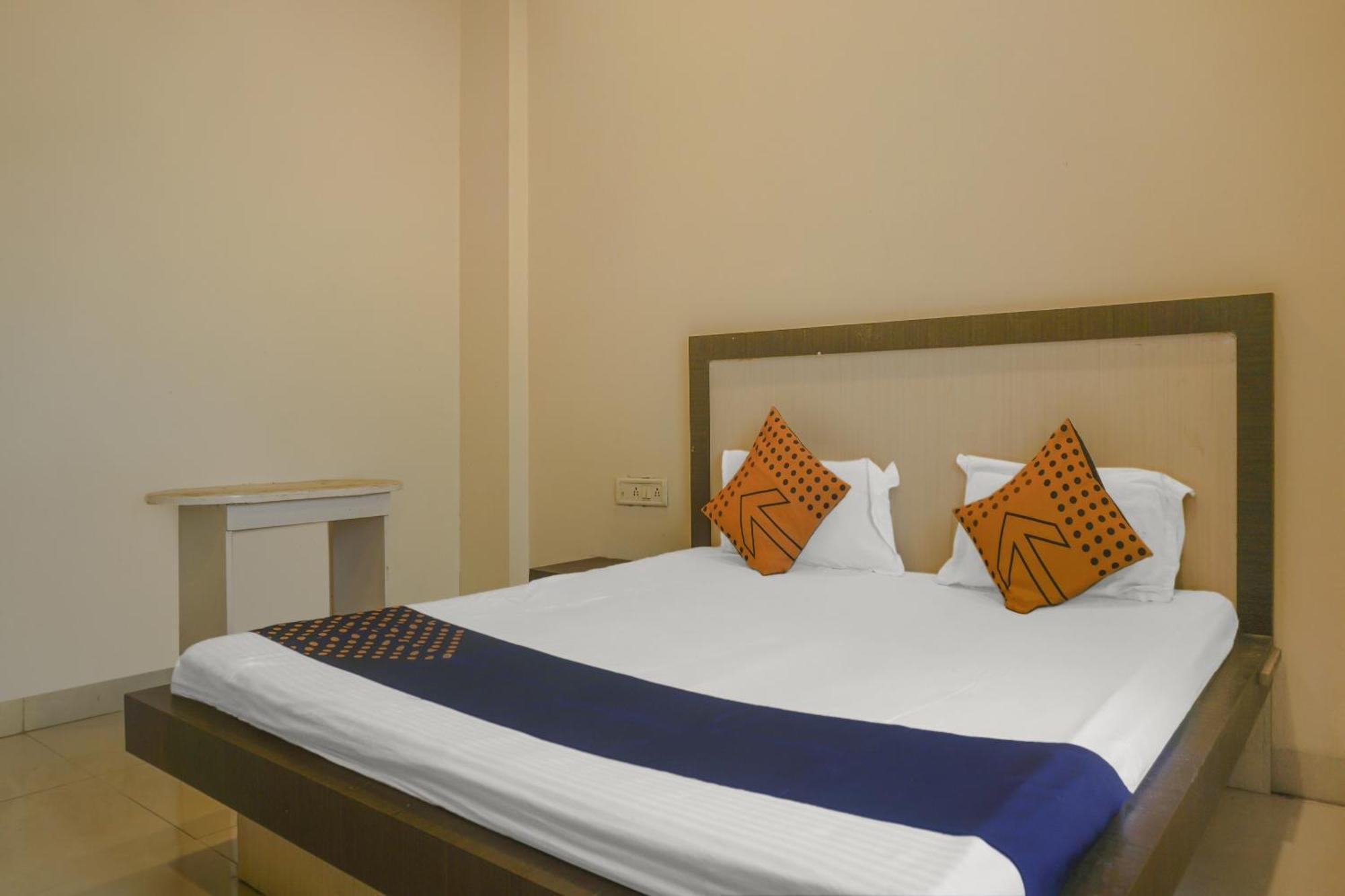 Kharakvasla Hotel O Peacock Lodging מראה חיצוני תמונה