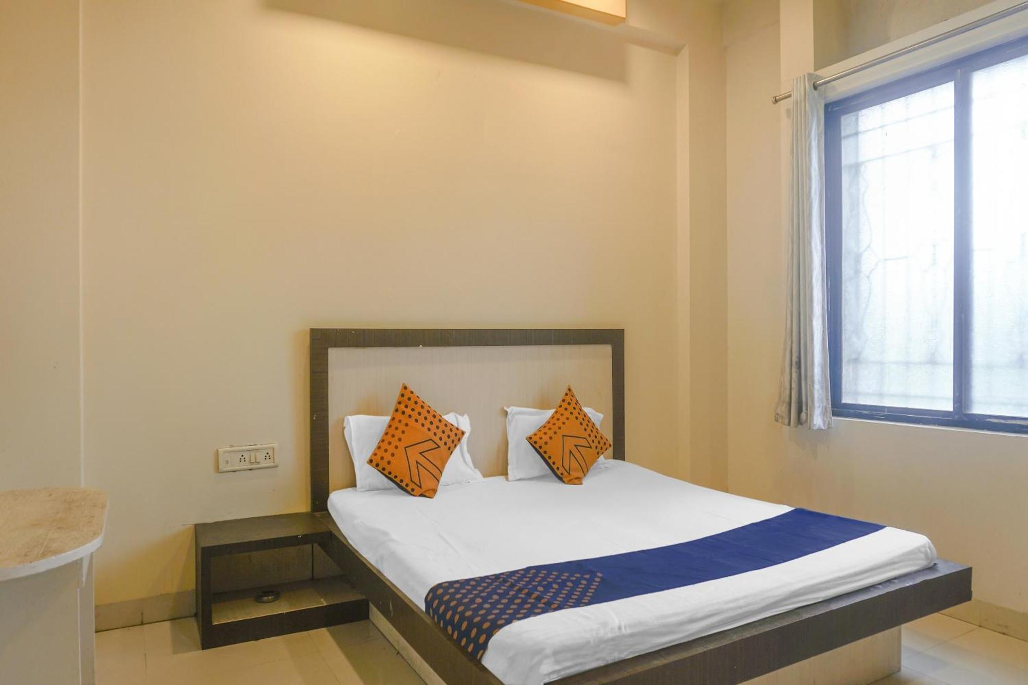 Kharakvasla Hotel O Peacock Lodging מראה חיצוני תמונה