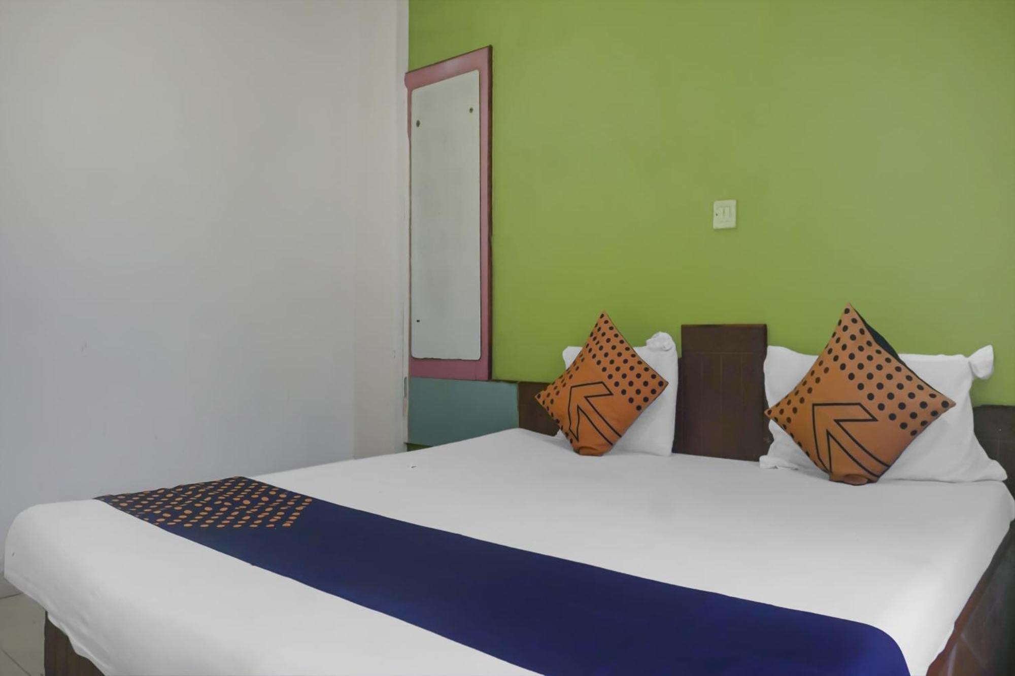 Kharakvasla Hotel O Peacock Lodging מראה חיצוני תמונה