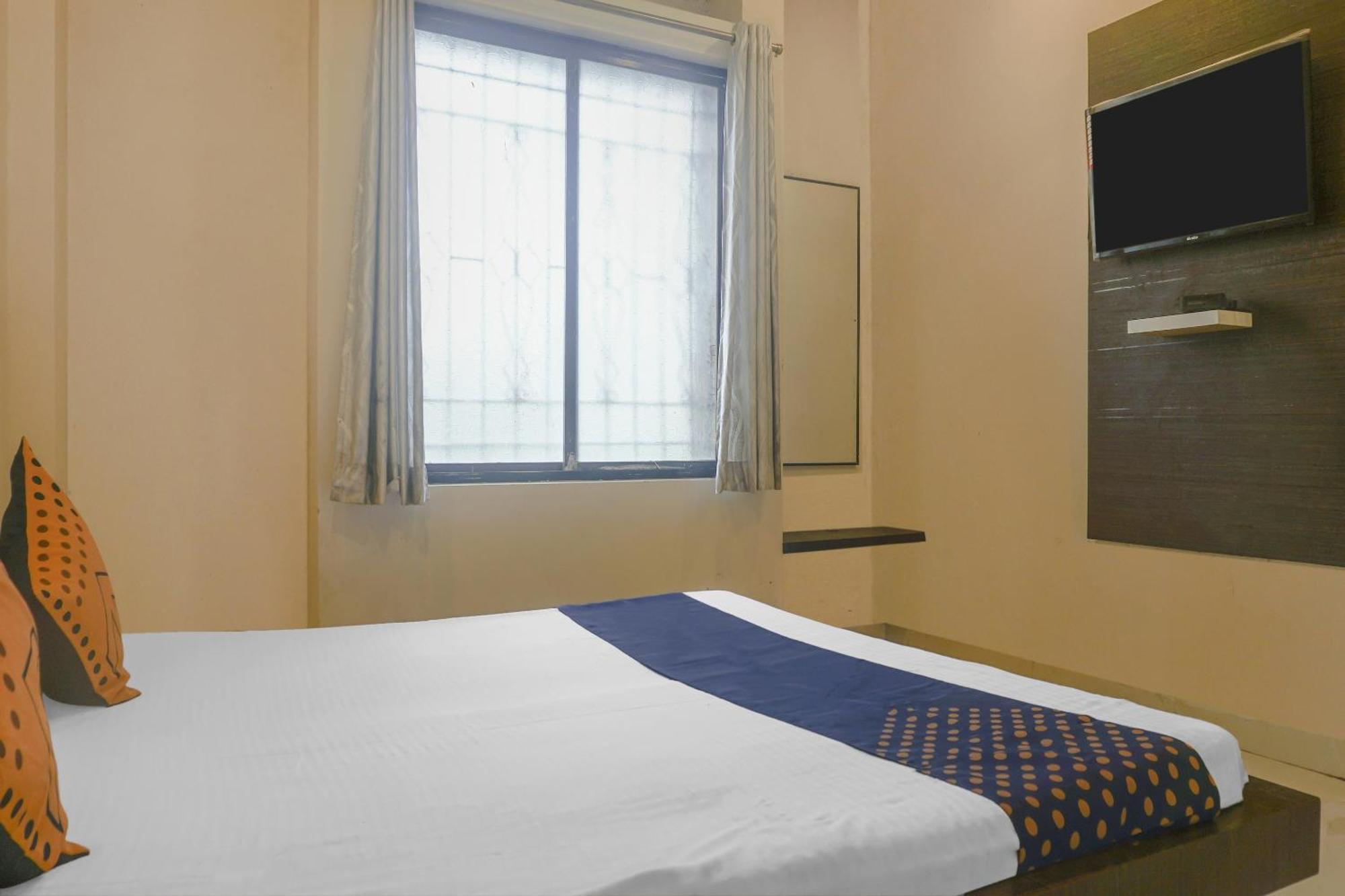 Kharakvasla Hotel O Peacock Lodging מראה חיצוני תמונה